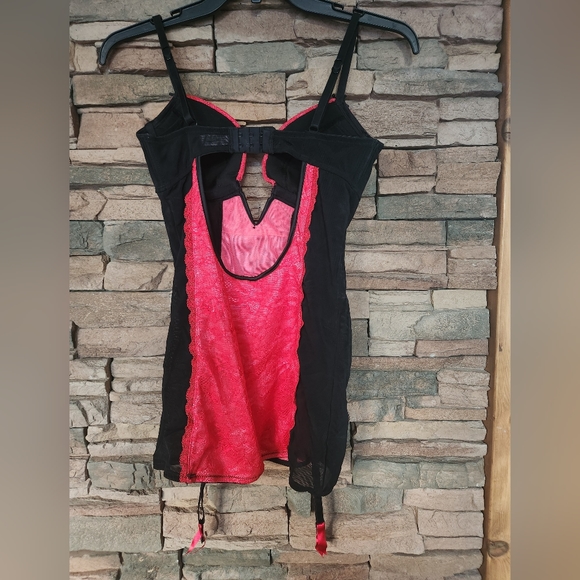 Red and Black Merrywidow - Picture 4 of 7